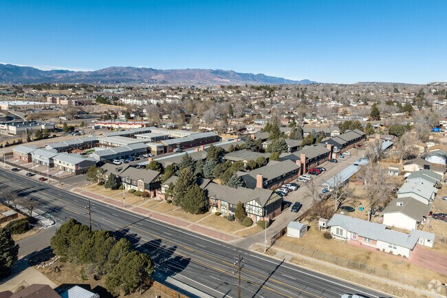 Aerial Photo - 2902 Airport Rd