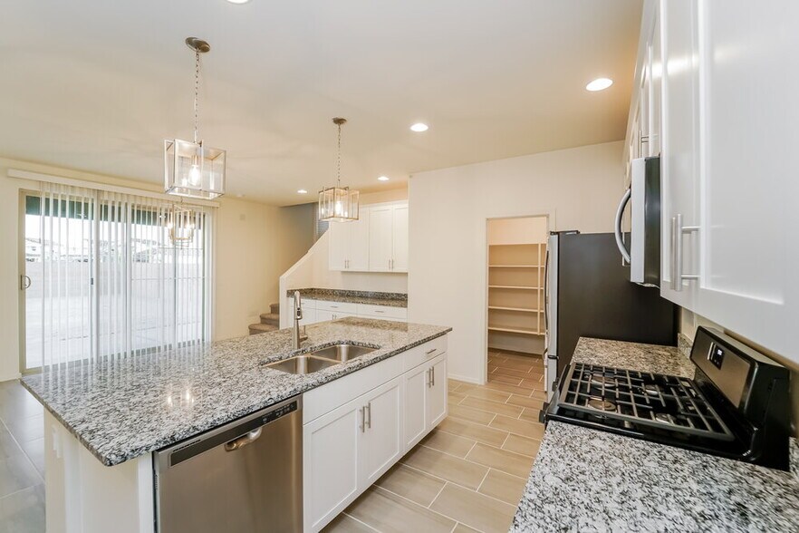 Building Photo - 10775 W Embrey Dr