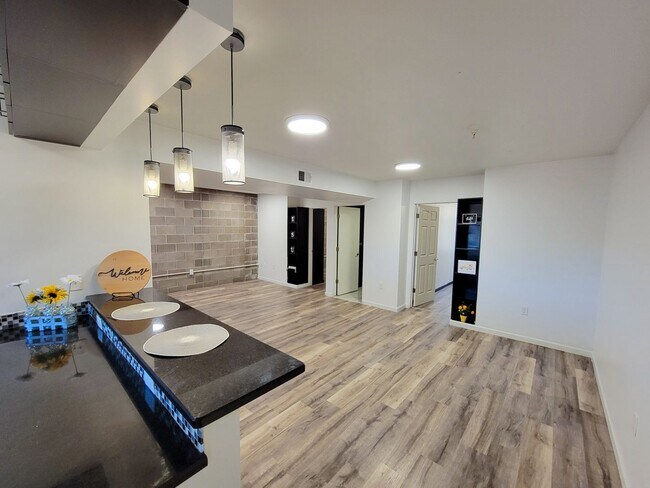 Building Photo - 1116 Moro St