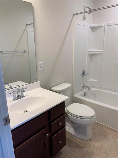 Building Photo - 2027 Cade Dr