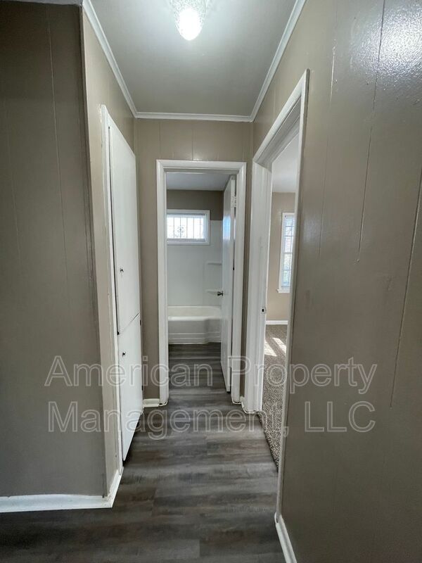 Building Photo - 2405 N Urbana Ave