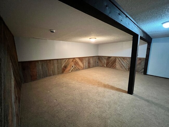 Building Photo - 3 Bedroom with Basement in Amanda Arnold School District