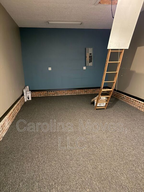 Building Photo - 506 Dunwoody Dr