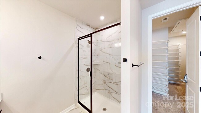 Building Photo - 509 Myrick Aly