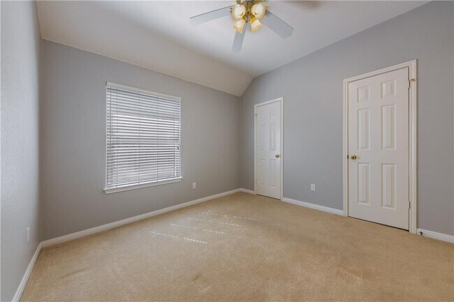 Building Photo - 15831 W Dorman Dr