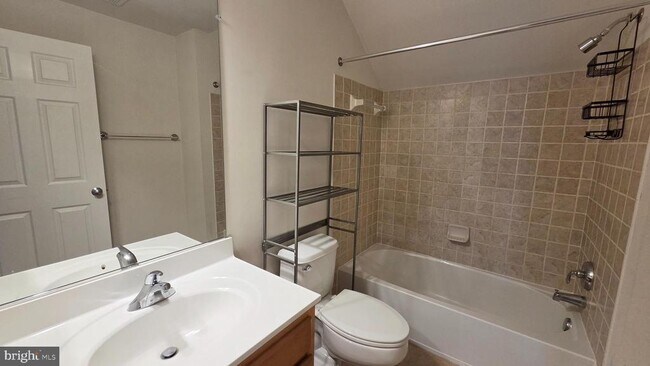 Building Photo - 3547 Goddard Way