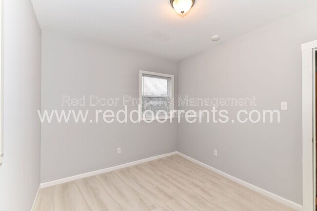 Building Photo - 3207 N Arsenal Ave