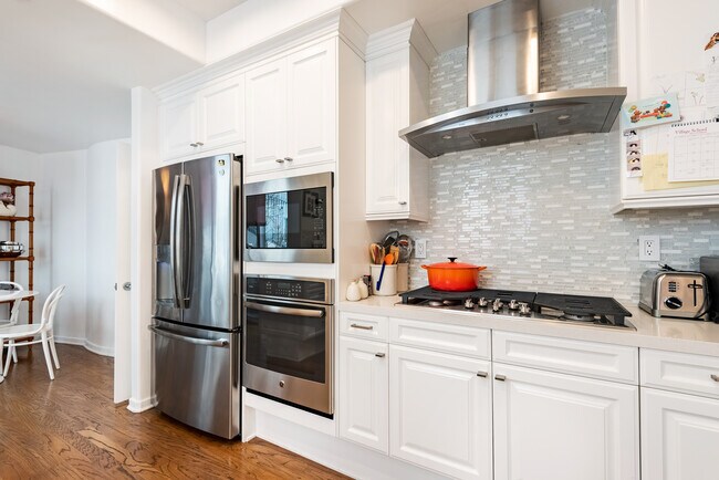 Building Photo - 15425 Antioch St