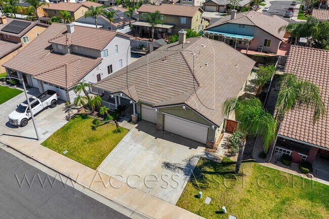 Building Photo - 27090 Adelanto Dr
