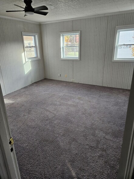 Building Photo - 330 Columbia Ave