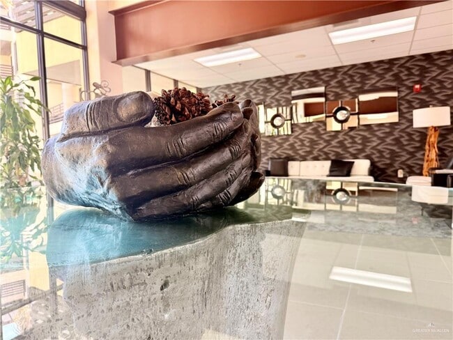 Building Photo - 38 Travis St