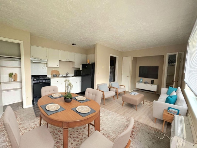 Building Photo - 601 Moses Dr