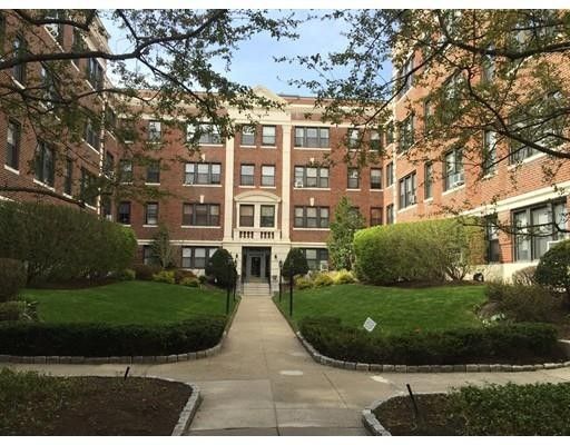 Building Photo - 145 Englewood Ave