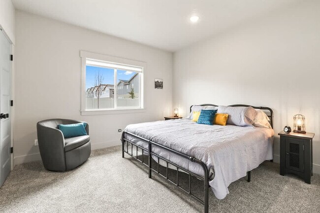 Building Photo - 303 CM Rdg Ln