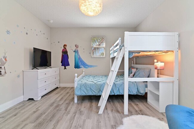 Building Photo - 701 Kettering Rd