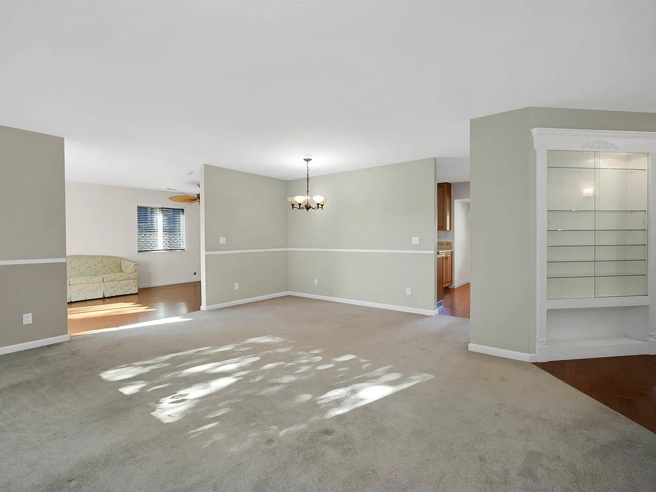 Building Photo - 1085 Chippewa Oak Dr NE