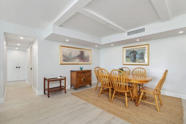 Building Photo - 2860 S Ocean Blvd
