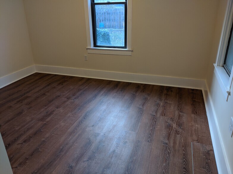 2nd bedroom - 214 Peebles Street