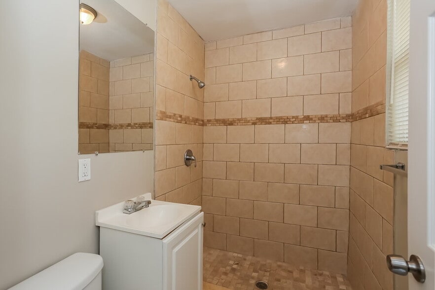 Building Photo - 10827 Kuralei Dr