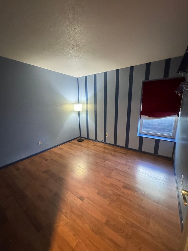 Building Photo - 2 Bedroom Codo in Rockrimmon