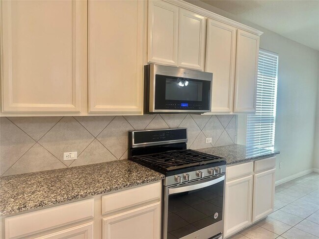 Building Photo - 7211 Loggia Pl