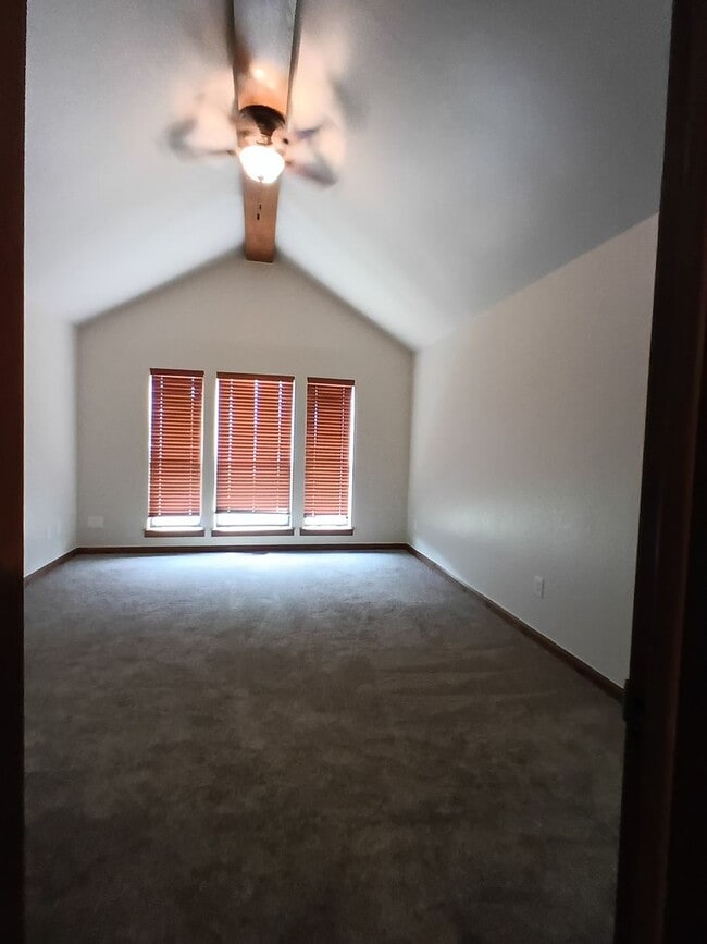 Building Photo - Carl Albert Schools! - Great Home!