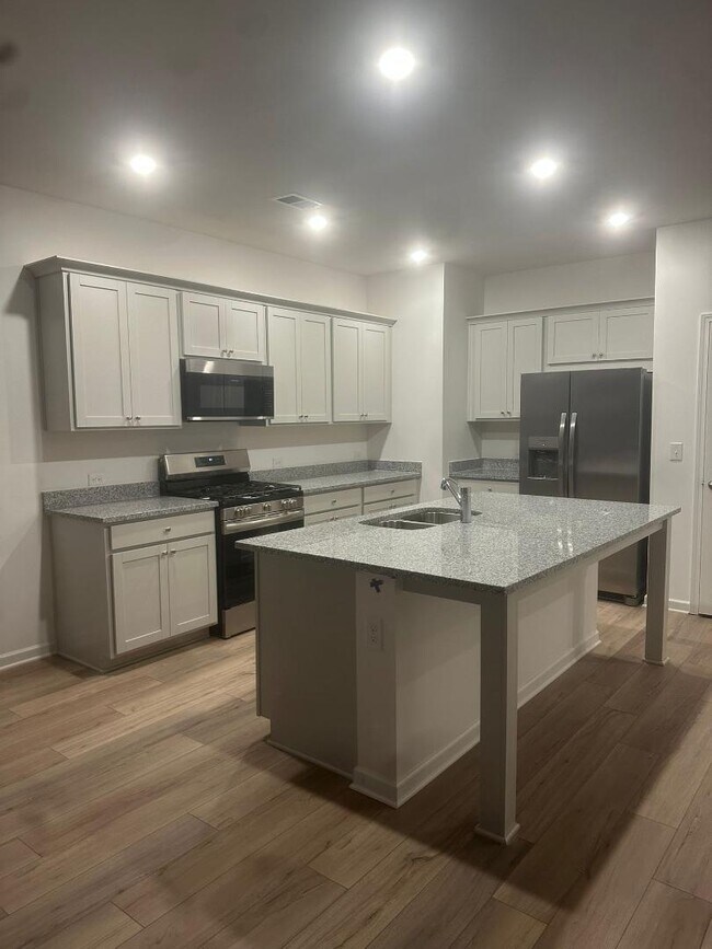 Building Photo - 2482 Van Fleet Cir