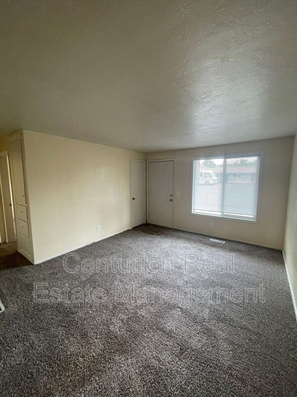 Building Photo - 4356 10th Ct SE