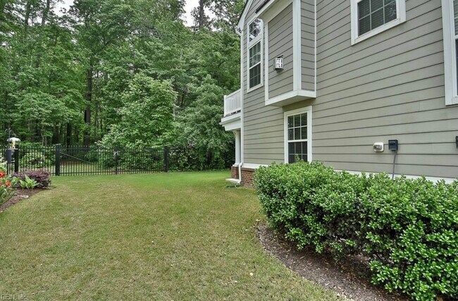 Building Photo - 1228 Habitat Ln