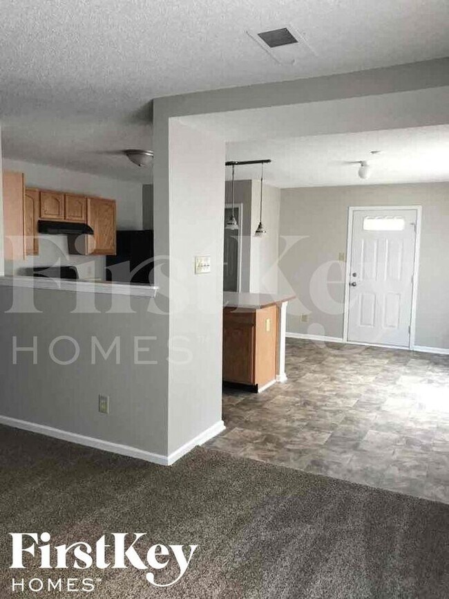 Building Photo - 9214 Bainbridge Dr