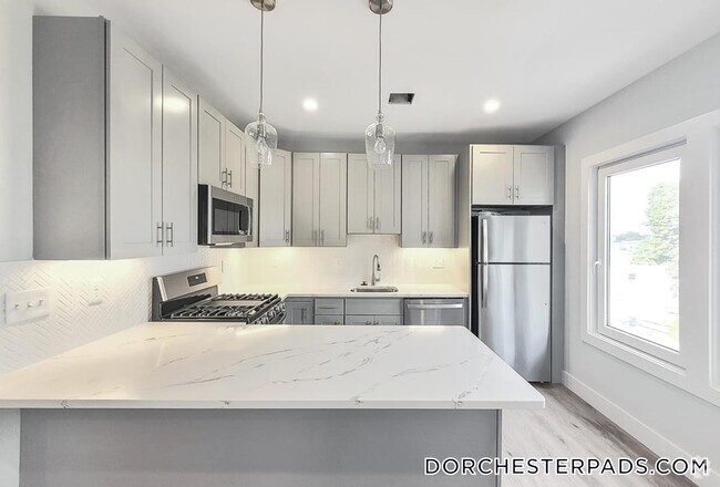 Building Photo - 86 Fayston St