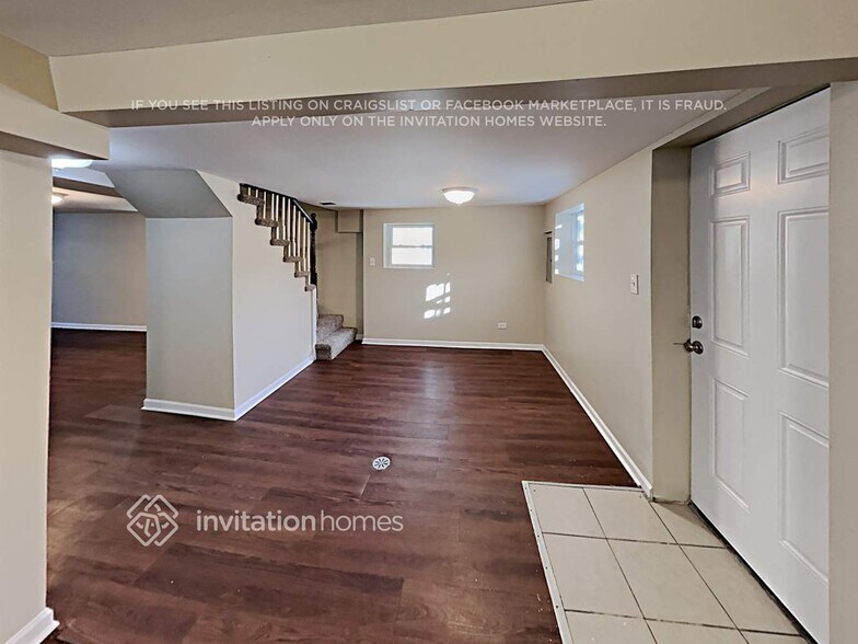 Building Photo - 5539 W Eddy St