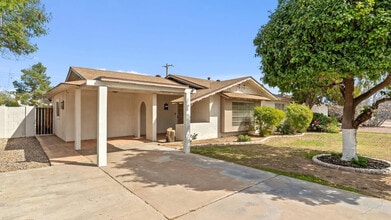 Building Photo - 3007 N 84th Pl