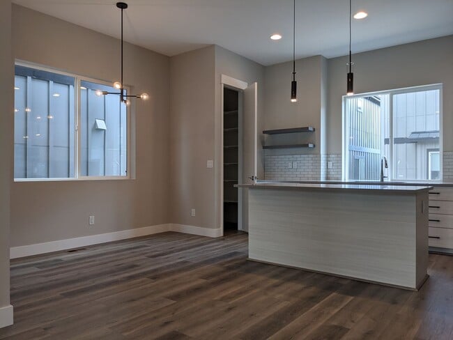Building Photo - Modern 3-Bedroom Home in Prime Arvada Location
