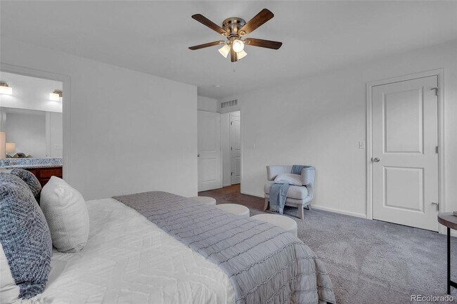 Building Photo - 1094 Anker Dr