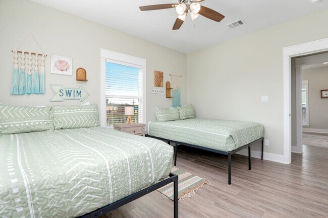 Building Photo - 943 Gulf Shores Dr