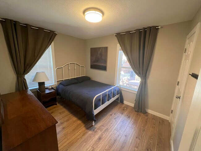 Building Photo - 3326 Steele St