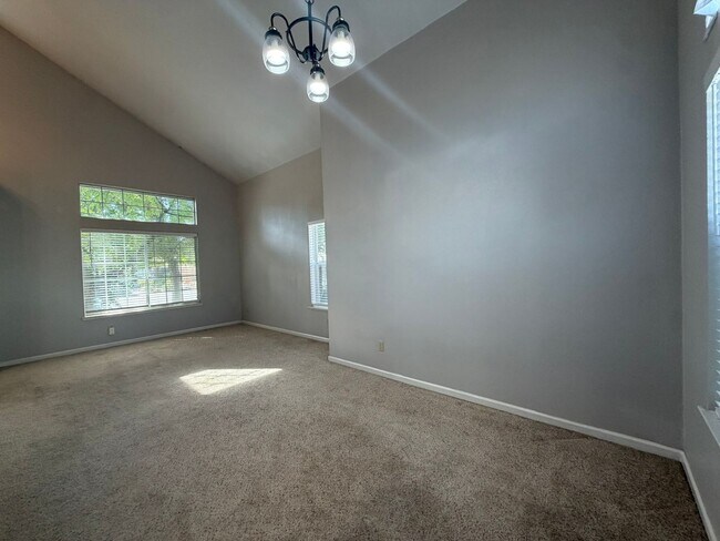 Building Photo - 8420 Oak Flat Way
