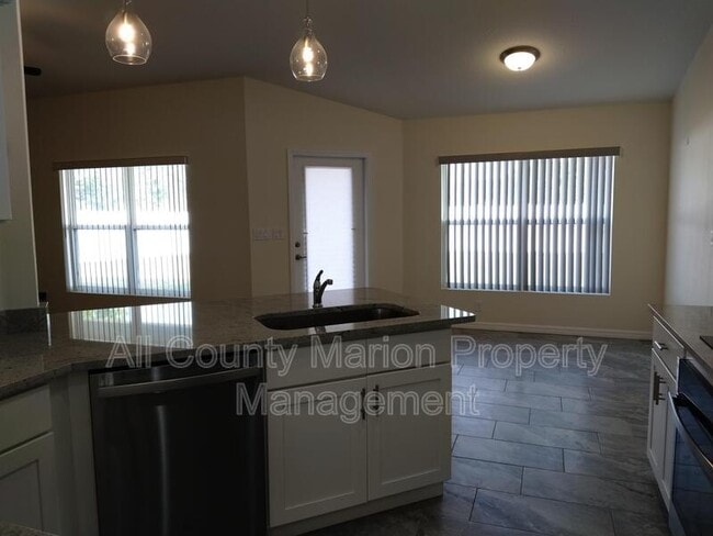 Building Photo - 4704 SW 143rd Loop