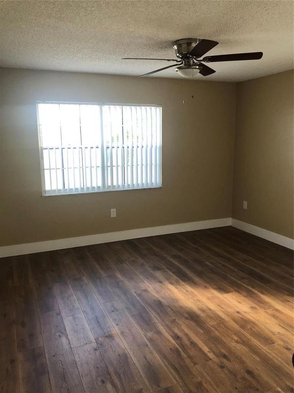 Building Photo - 9910 W Heather Ln