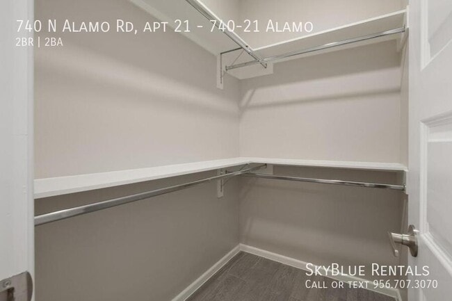 Building Photo - 740 N Alamo Rd