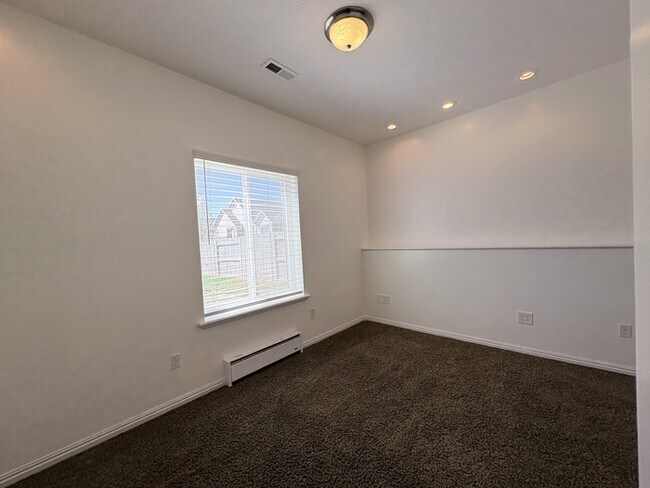 Building Photo - Peppercorn