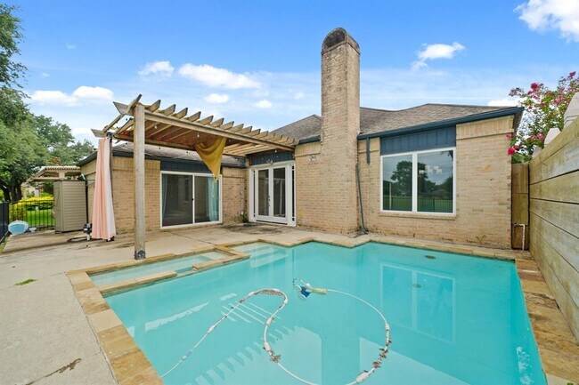 Building Photo - 414 Fox Briar Ln
