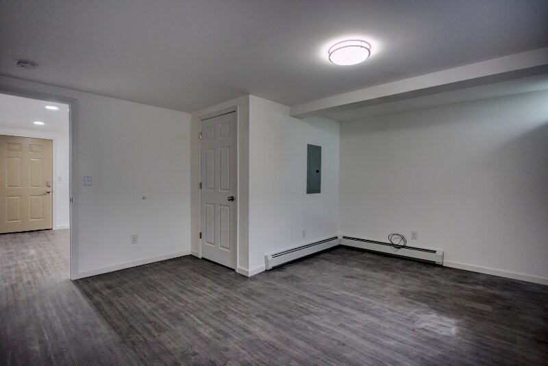 Building Photo - 308 E Mary St