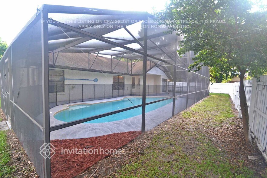 Building Photo - 605 Rosegate Ln