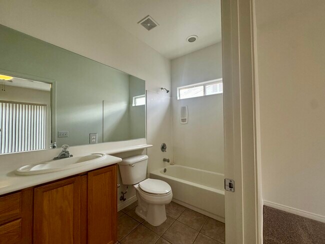 Building Photo - 74088 Daisy Ln