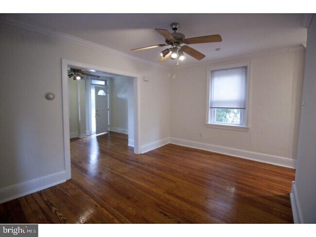 Building Photo - 541 Old Elm St
