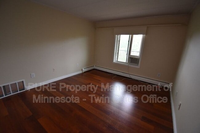 Building Photo - 10501 Cedar Lk Rd S