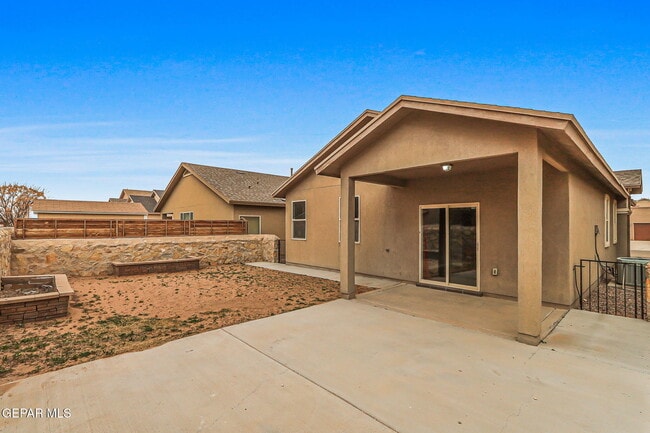 Building Photo - 4917 Ruben Soto