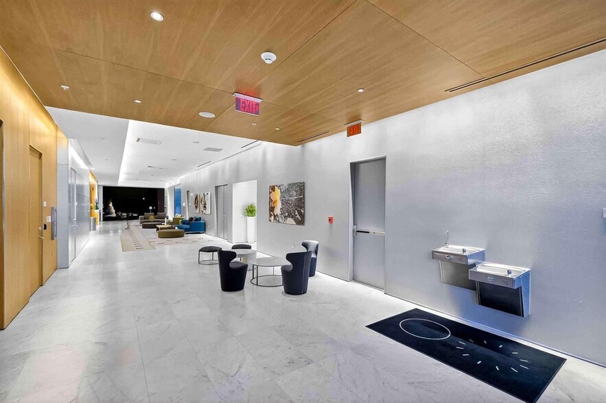 Building Photo - 88 SW 7th St